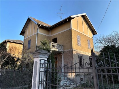 Villa  liberty in venditaNovellara - Novellara Centro